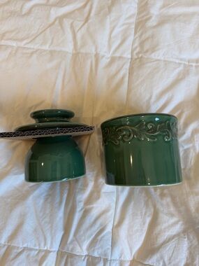 Green Ceramic Crock with Decorative Scroll Band - Kitchen Storage